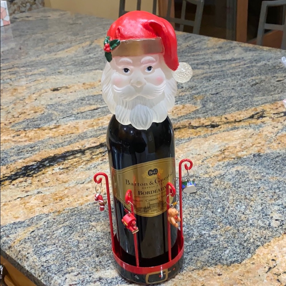 🆕🎅🏻WINE BOTTLE DECOR. USE AS A GIFT OR DECOR